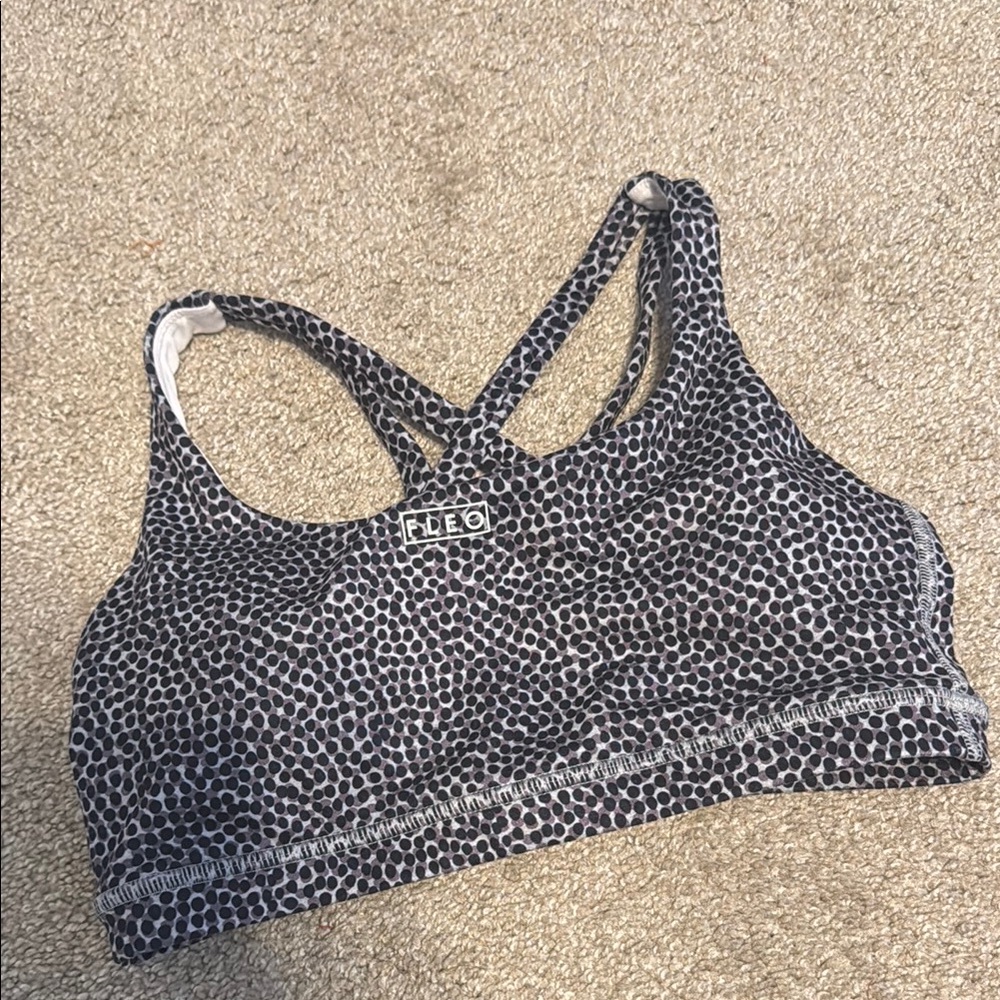Fleo Black and White Sports Bra